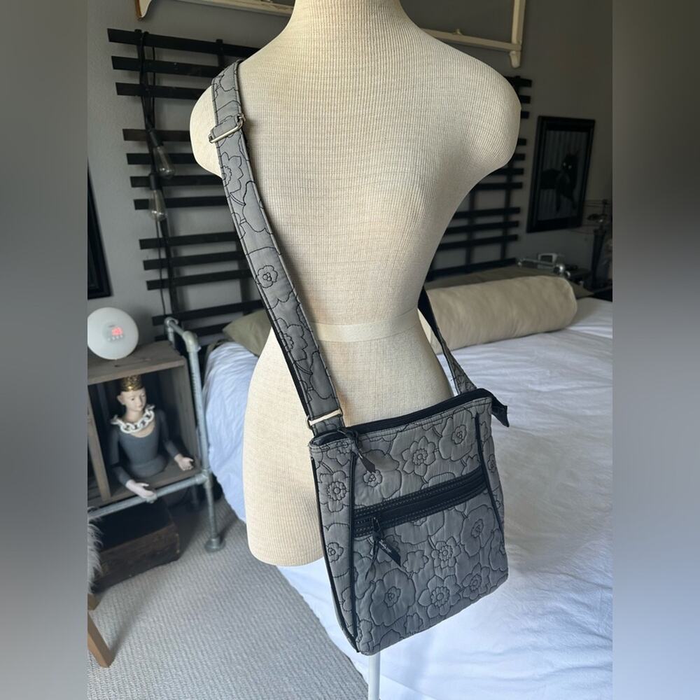 Thirty-One cross-body quilted bag